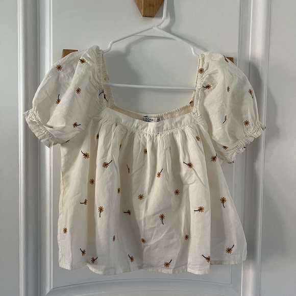 Arizona Jean Company Tops - Arizona’s Daisy On/Off Shoulder Crop Blouse